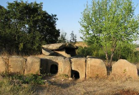 http://www.ecology.md/pics/2015/03/dolmen_hliabovo.png